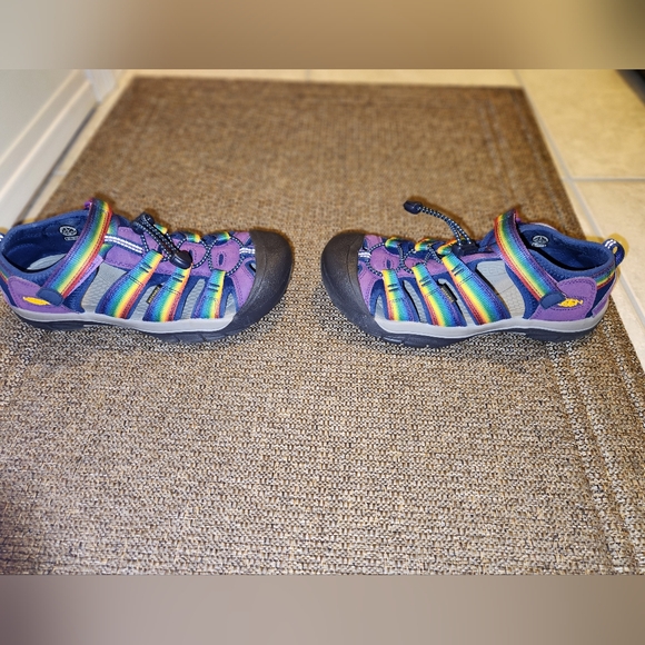 Keen waterproof sandals, worn once like new. Size 6 women's - Picture 5 of 7